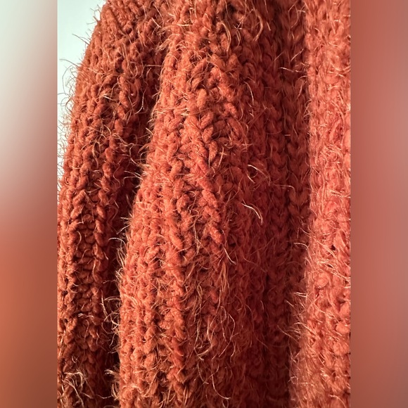MISS ME Medium CHUNKY Fuzzy Cozy Rust Turtleneck Cold Shoulder Hi Lo Tie Sweater - Picture 8 of 12